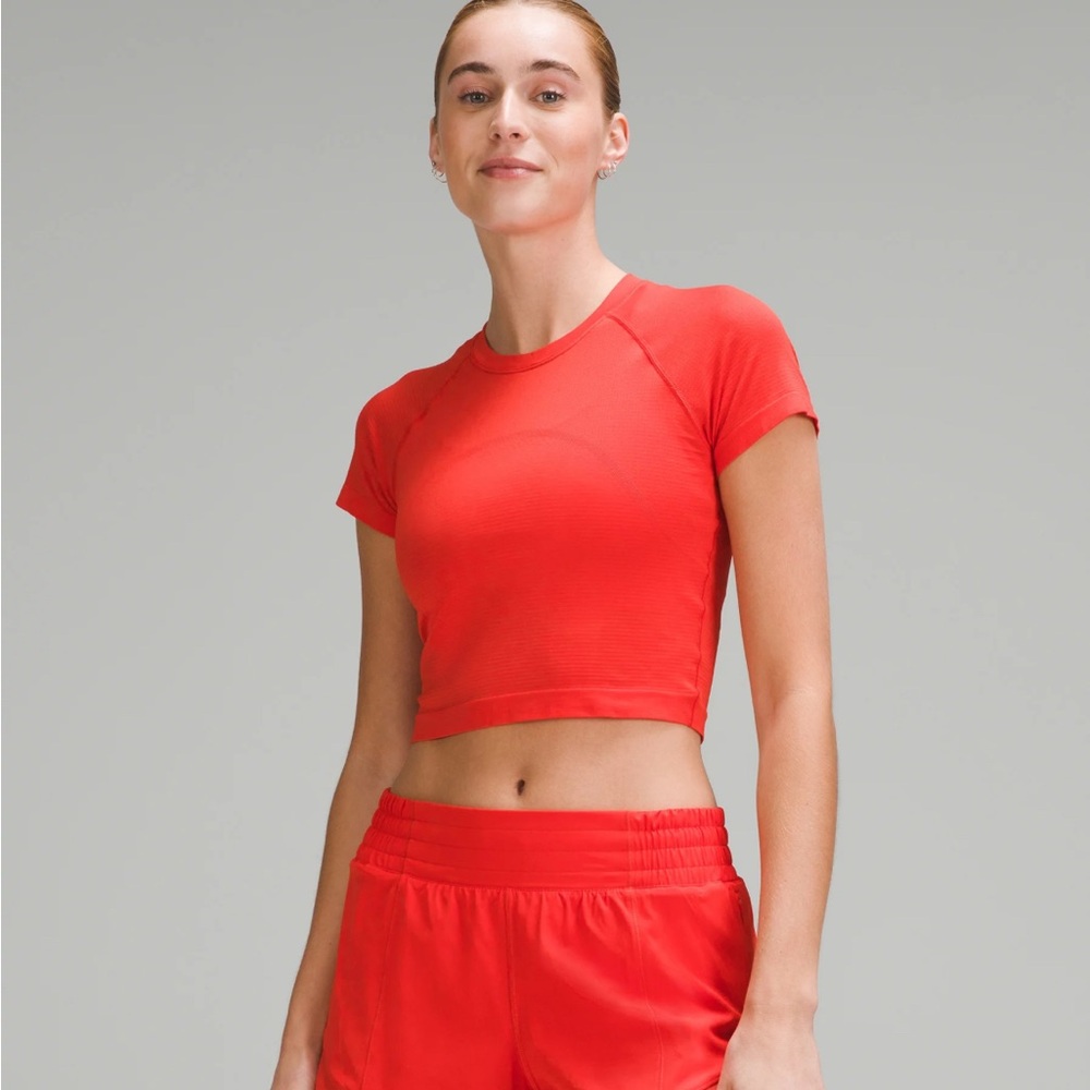 Cropped lululemon swiftly tech size 2 red